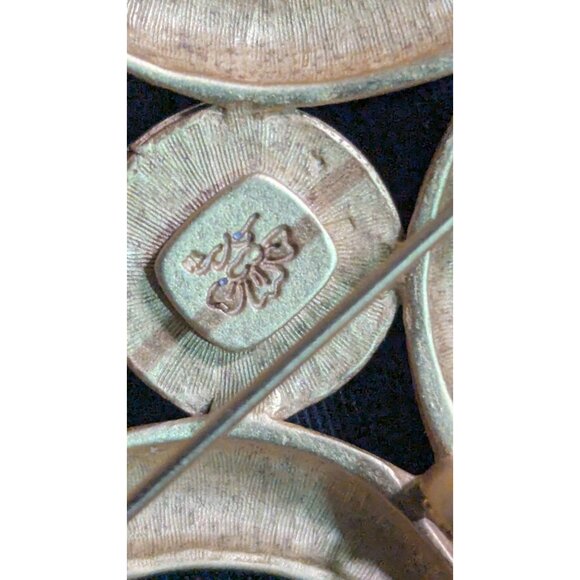 Anne Klein Vintage Gold-Tone Swirl Brooch With Black Stone In Center Circular Pi - Picture 6 of 6